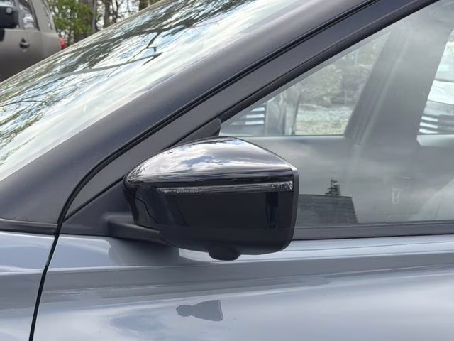 2024 Boulder Gray Pearl Nissan Kicks SR FWD SUV