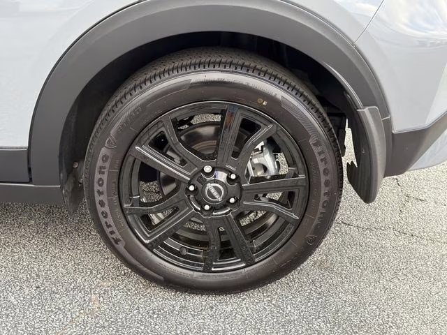 2024 Boulder Gray Pearl Nissan Kicks SR FWD SUV