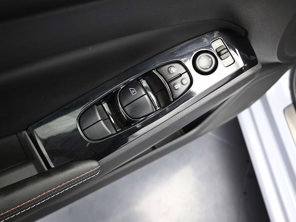 2024 Gray Sky Pearl Nissan Altima 2.0 SR FWD Sedan