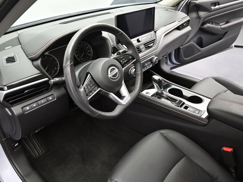 2024 Gray Sky Pearl Nissan Altima 2.0 SR FWD Sedan