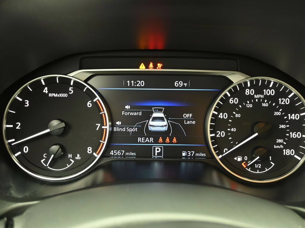 2024 Gray Sky Pearl Nissan Altima 2.0 SR FWD Sedan