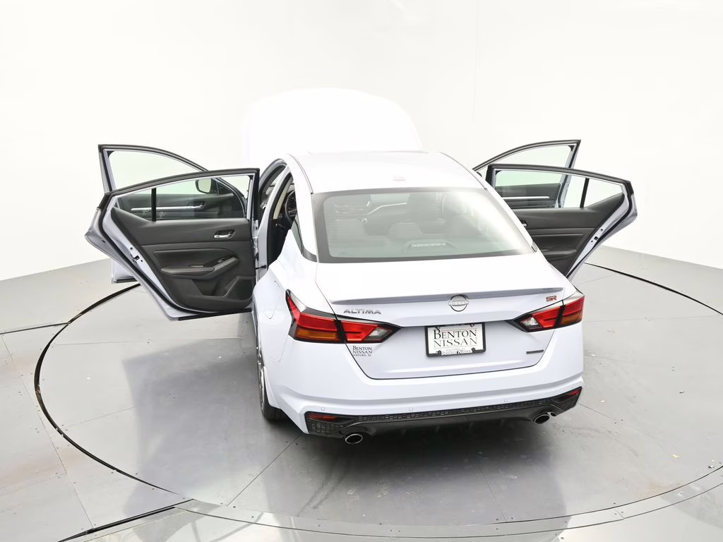 2024 Gray Sky Pearl Nissan Altima 2.0 SR FWD Sedan