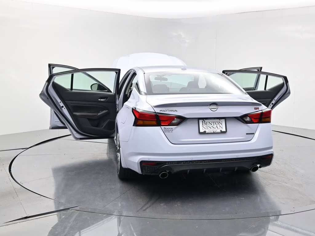 2024 Gray Sky Pearl Nissan Altima 2.0 SR FWD Sedan