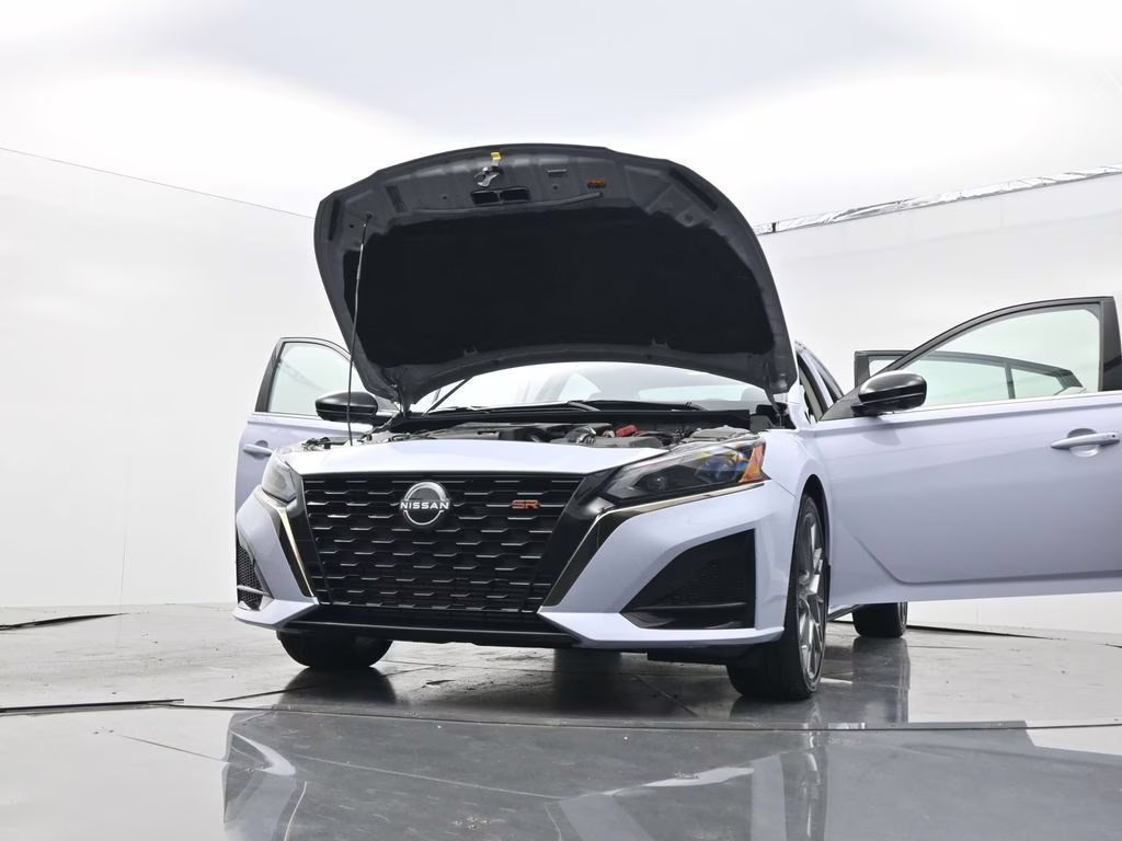 2024 Gray Sky Pearl Nissan Altima 2.0 SR FWD Sedan