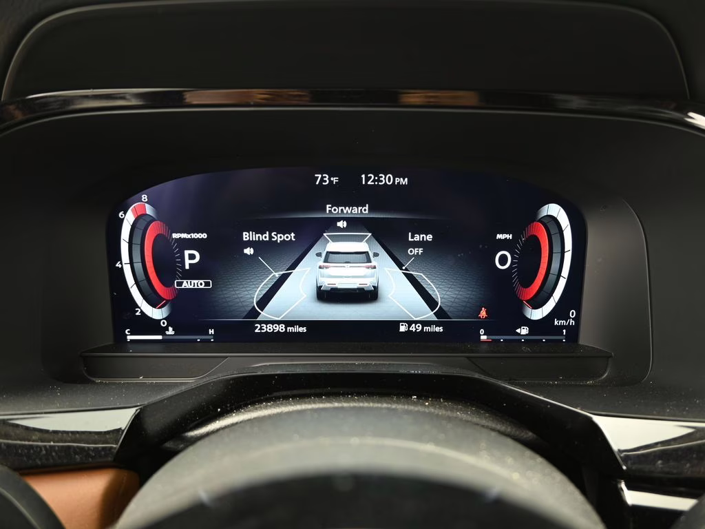 2024 Brilliant Silver Metallic Nissan Pathfinder Platinum 4X4 SUV