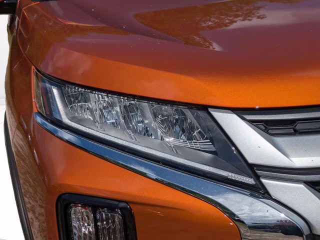 2026 Sunshine Orange Metallic Mitsubishi Outlander Sport 2.0 ES 4X4 SUV