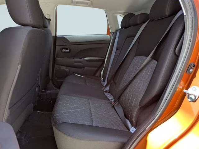 2026 Sunshine Orange Metallic Mitsubishi Outlander Sport 2.0 ES 4X4 SUV