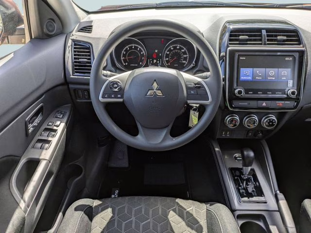 2026 Sunshine Orange Metallic Mitsubishi Outlander Sport 2.0 ES 4X4 SUV