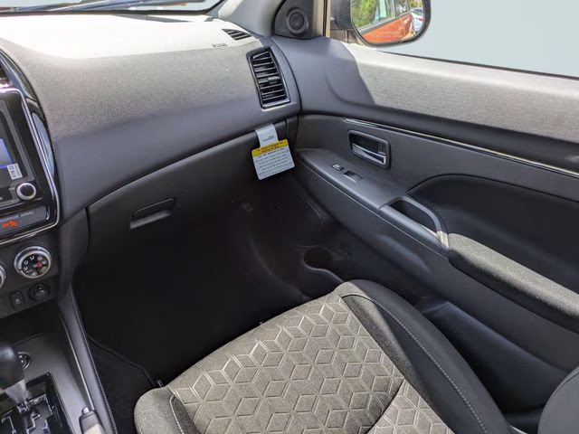 2026 Sunshine Orange Metallic Mitsubishi Outlander Sport 2.0 ES 4X4 SUV