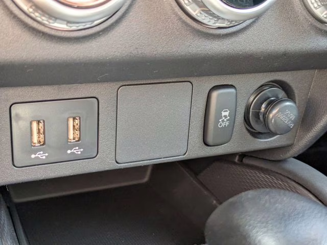 2026 Sunshine Orange Metallic Mitsubishi Outlander Sport 2.0 ES 4X4 SUV