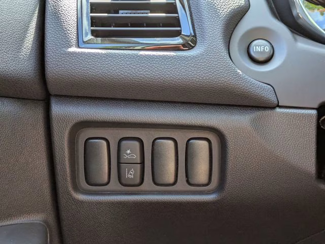 2026 Sunshine Orange Metallic Mitsubishi Outlander Sport 2.0 ES 4X4 SUV