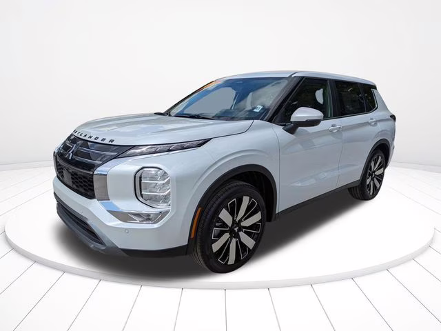2026 White Diamond Mitsubishi Outlander SE FWD SUV