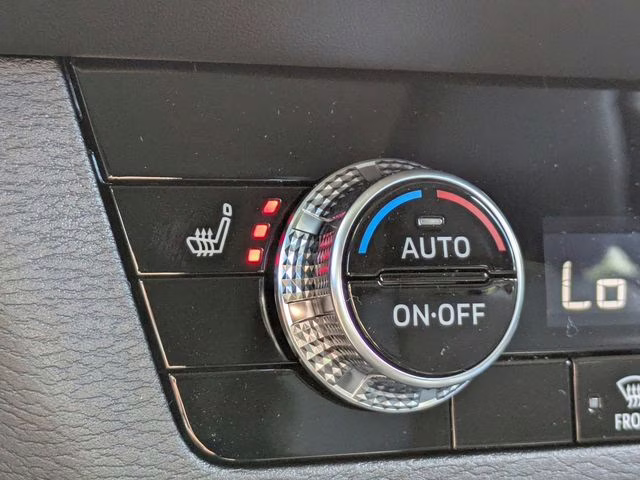 2026 Cosmic Blue Metallic Mitsubishi Outlander SE FWD SUV