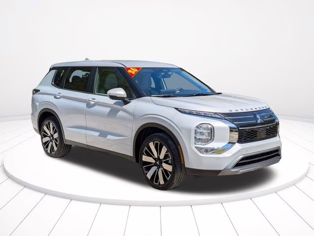2026 White Diamond Mitsubishi Outlander SE FWD SUV