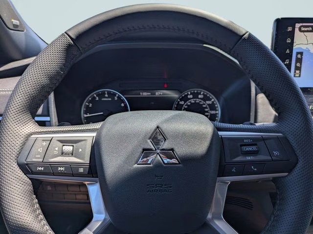 2026 Graphite Gray Mitsubishi Outlander LE FWD SUV