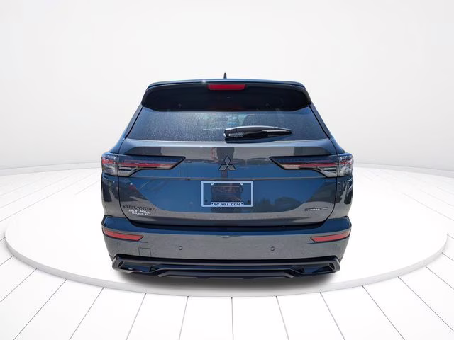 2026 Graphite Gray Mitsubishi Outlander LE FWD SUV