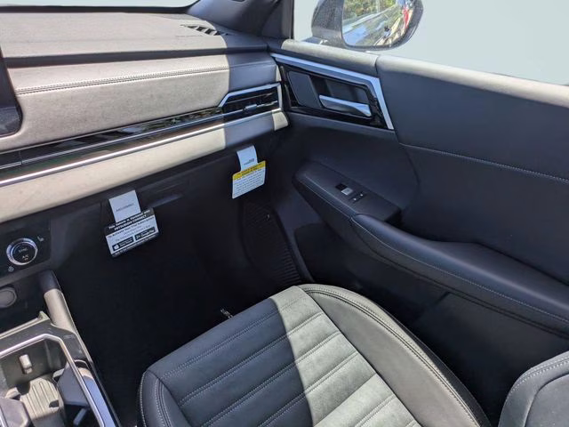 2026 Graphite Gray Mitsubishi Outlander LE FWD SUV