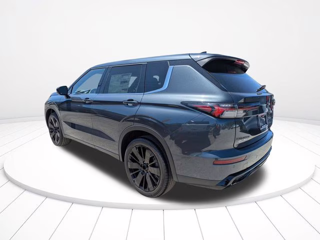 2026 Graphite Gray Mitsubishi Outlander LE FWD SUV