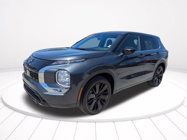 2026 Graphite Gray Mitsubishi Outlander LE FWD SUV