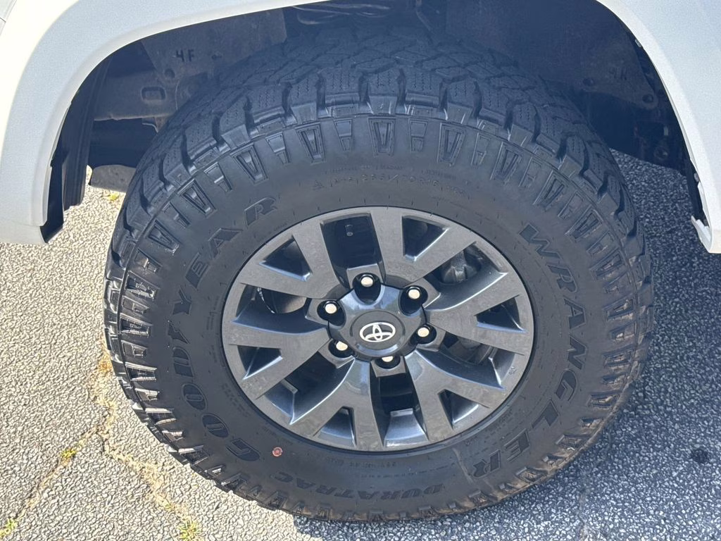 2023 Ice Cap Toyota Tacoma SR5 4X4 Truck