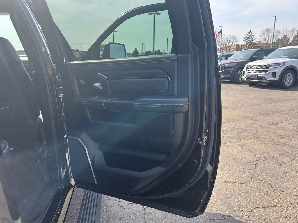 2023 Diamond Black Crystal Pearlcoat Ram 2500 Rebel Power Wagon w/5th Wheel Prep & Tow Tech Pkg 4X4 Truck
