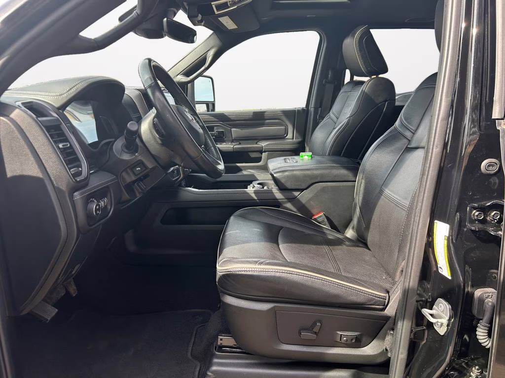 2023 Diamond Black Crystal Pearlcoat Ram 2500 Rebel Power Wagon w/5th Wheel Prep & Tow Tech Pkg 4X4 Truck