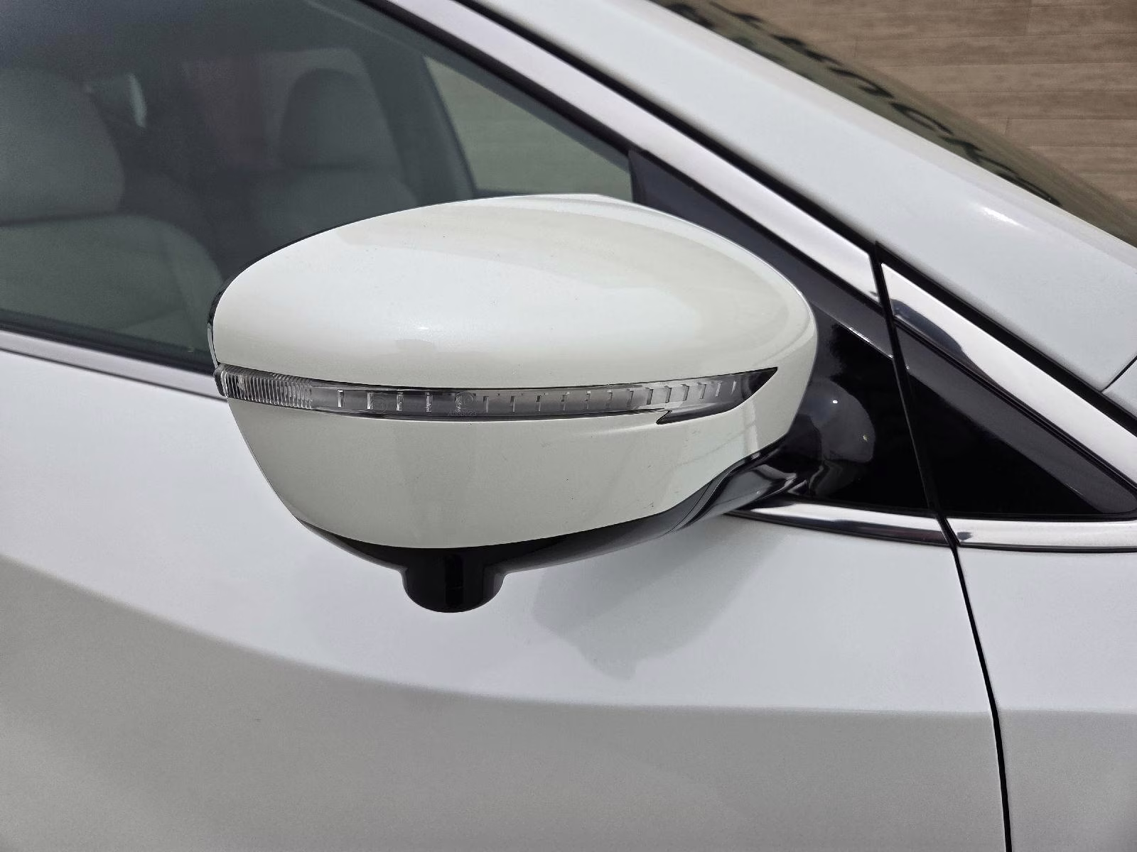 2015 Pearl White Nissan Murano SL FWD SUV