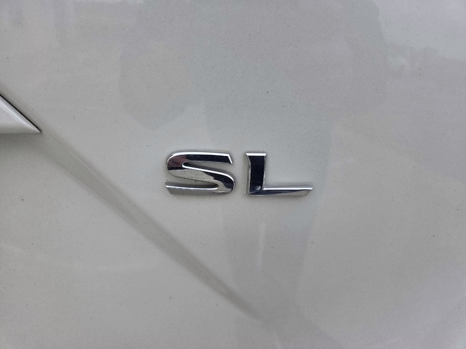 2015 Pearl White Nissan Murano SL FWD SUV