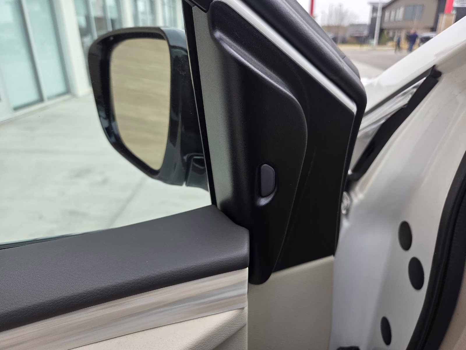 2015 Pearl White Nissan Murano SL FWD SUV