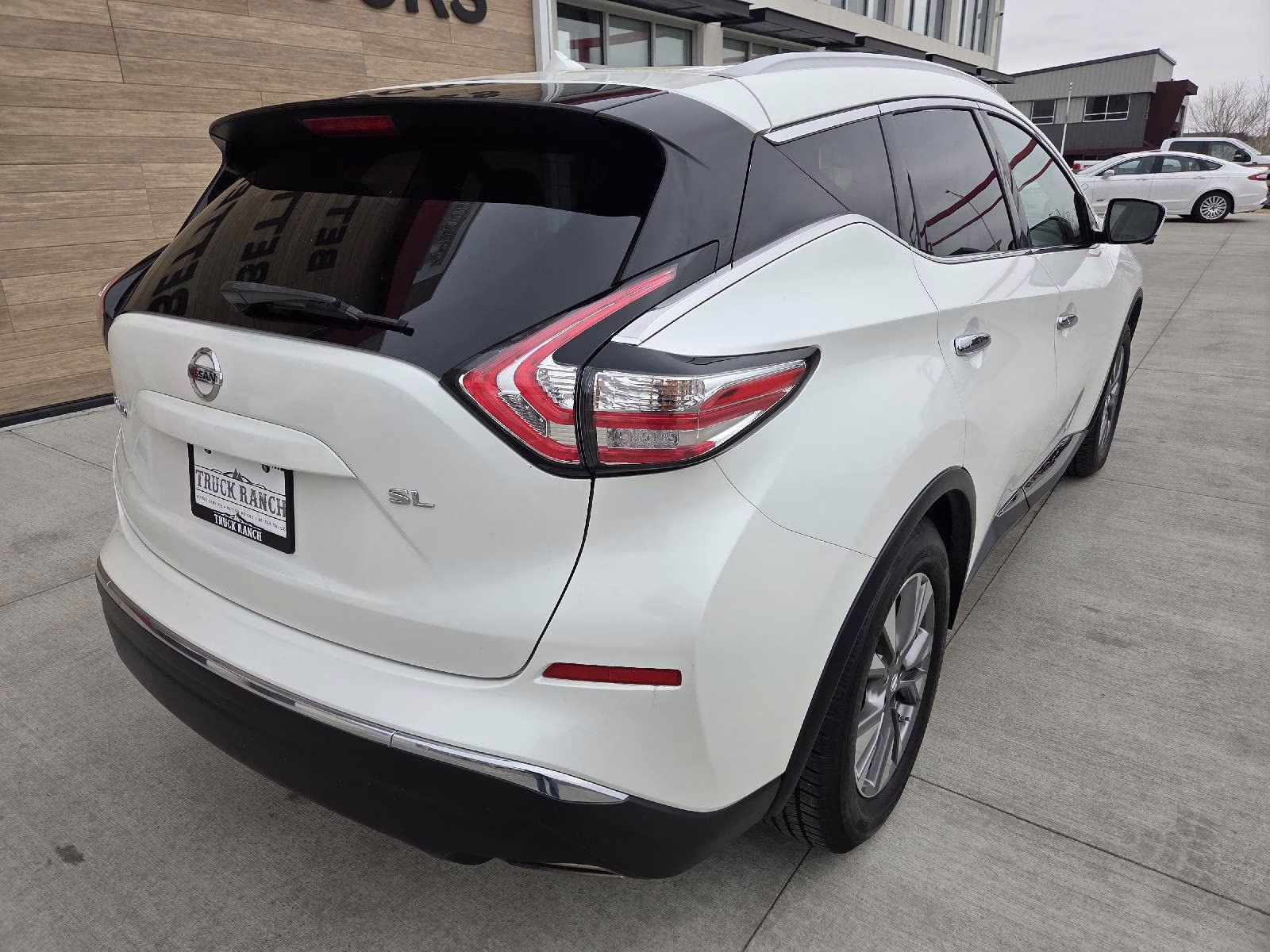 2015 Pearl White Nissan Murano SL FWD SUV