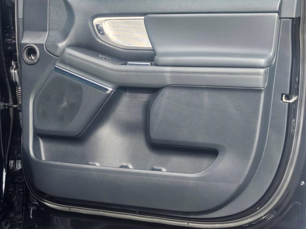 2026 Agate Black Metallic Ford Expedition Active RWD SUV
