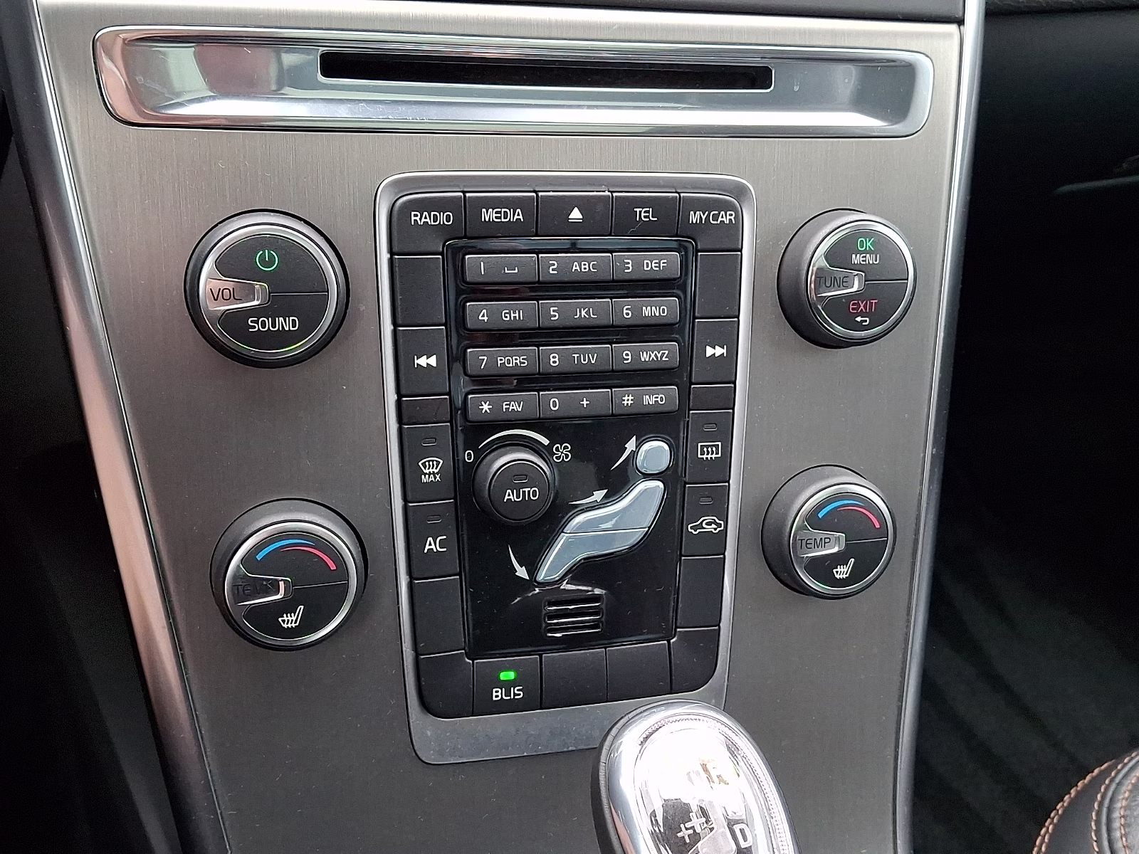 2013 Caspian Blue Metallic - 498 Volvo XC60 3.2 FWD