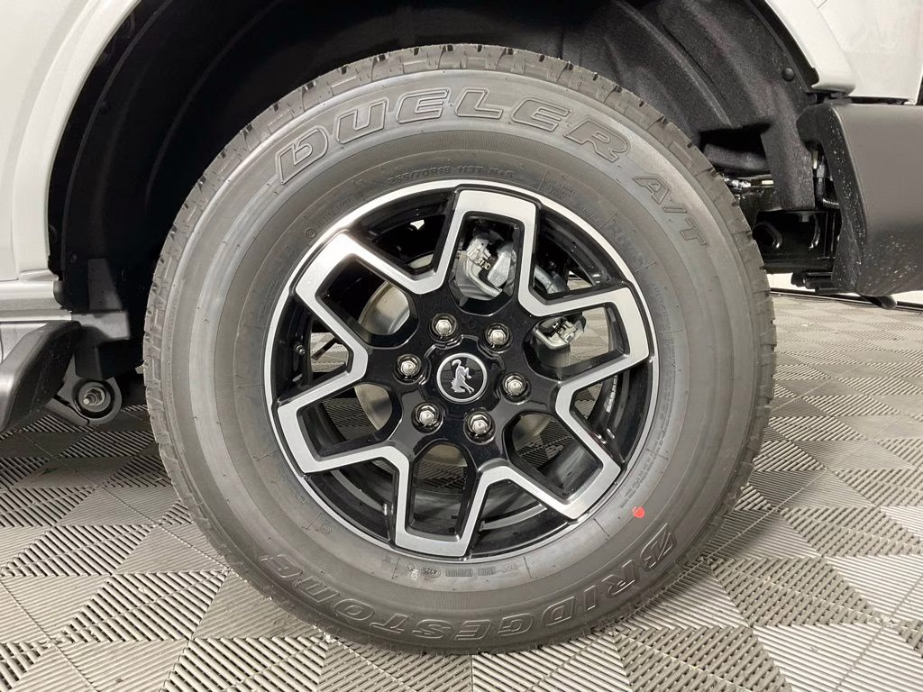 2026 Avalanche Ford Bronco Outer Banks 4X4 SUV