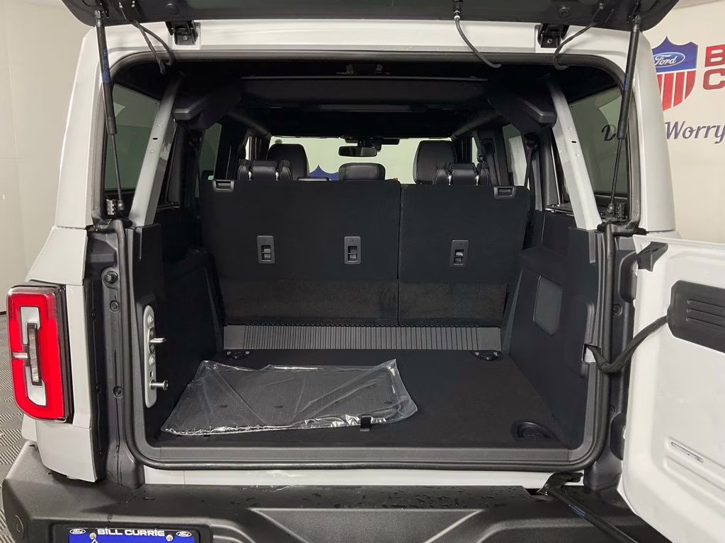 2026 Avalanche Ford Bronco Outer Banks 4X4 SUV