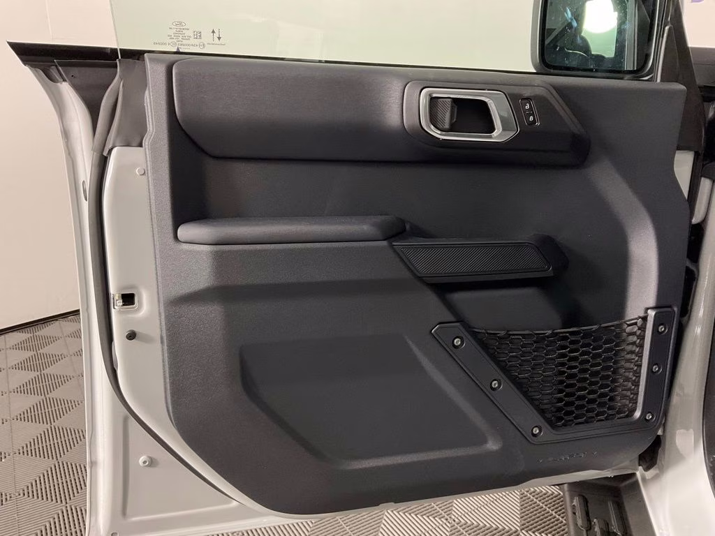 2026 Avalanche Ford Bronco Outer Banks 4X4 SUV