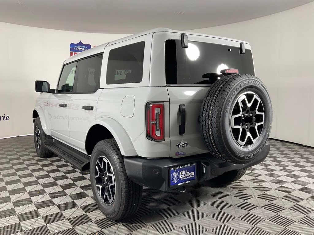 2026 Avalanche Ford Bronco Outer Banks 4X4 SUV