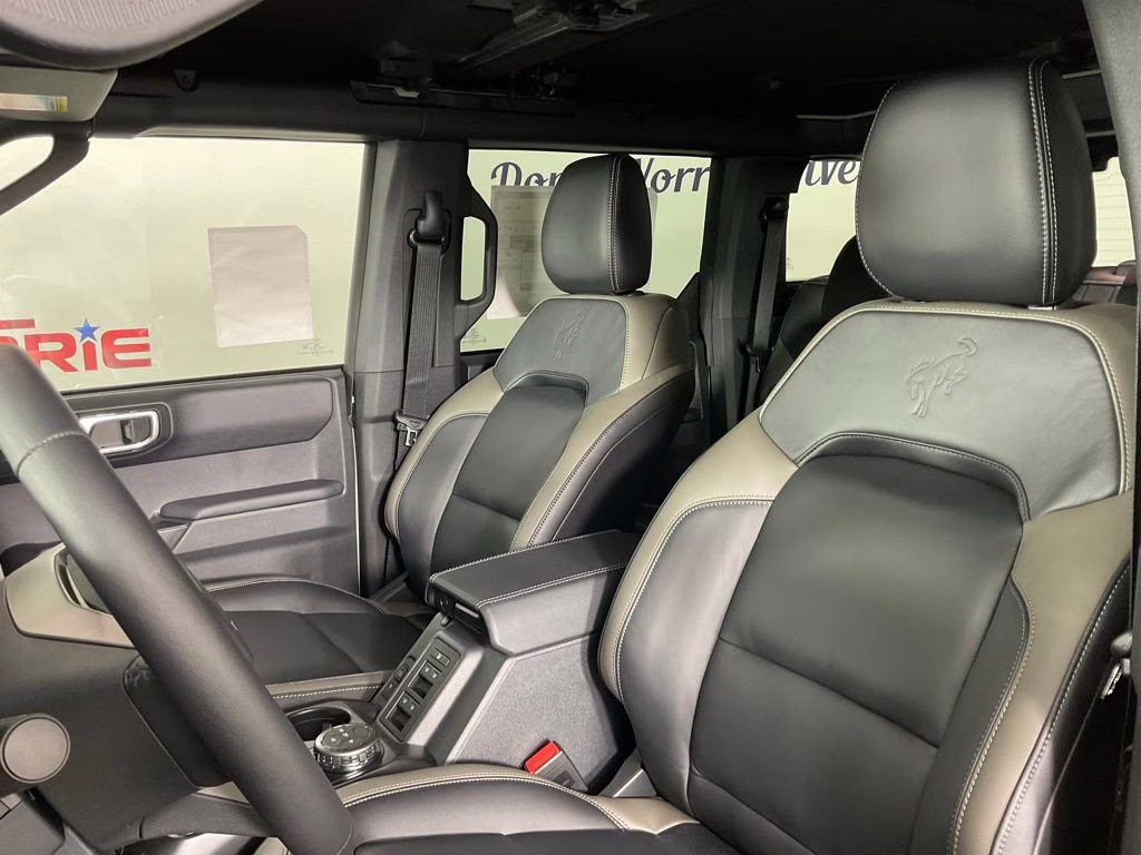 2026 Desert Sand Ford Bronco Outer Banks 4X4 SUV