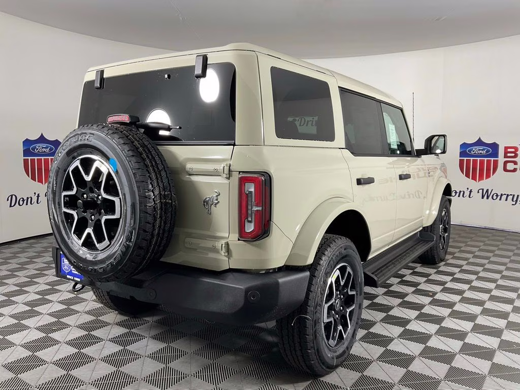 2026 Desert Sand Ford Bronco Outer Banks 4X4 SUV