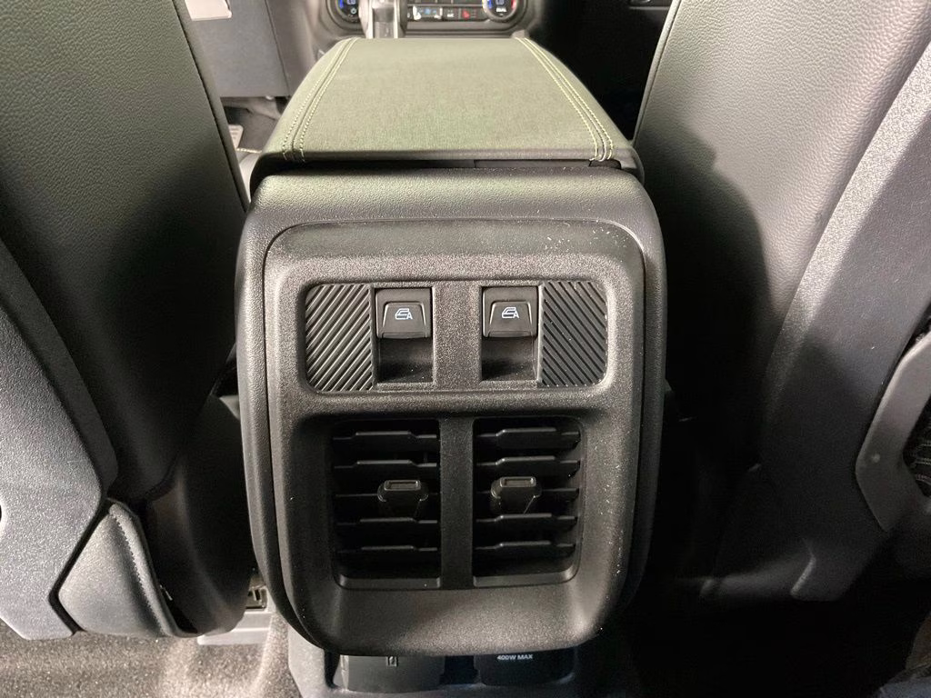 2026 Oxford White Ford Bronco Badlands 4X4 SUV