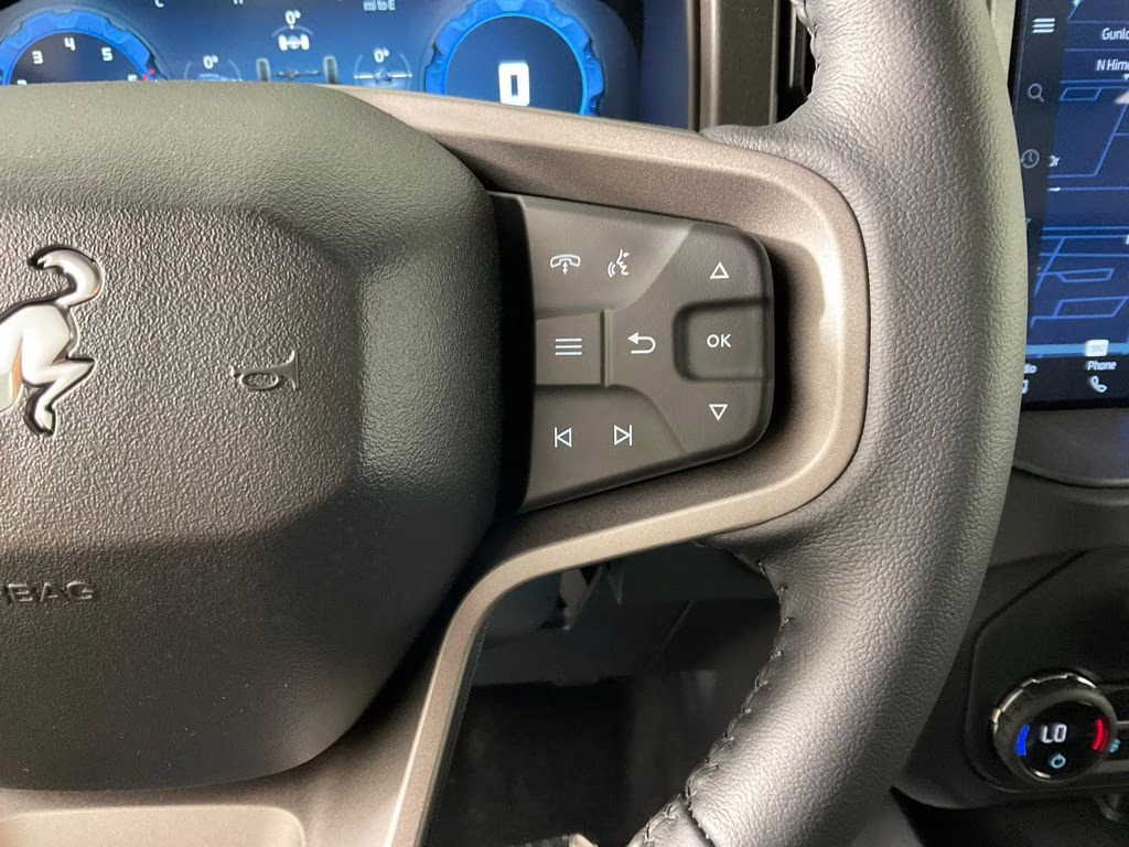 2026 Oxford White Ford Bronco Badlands 4X4 SUV