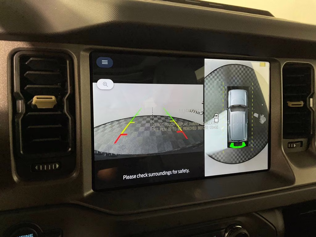 2026 Oxford White Ford Bronco Badlands 4X4 SUV