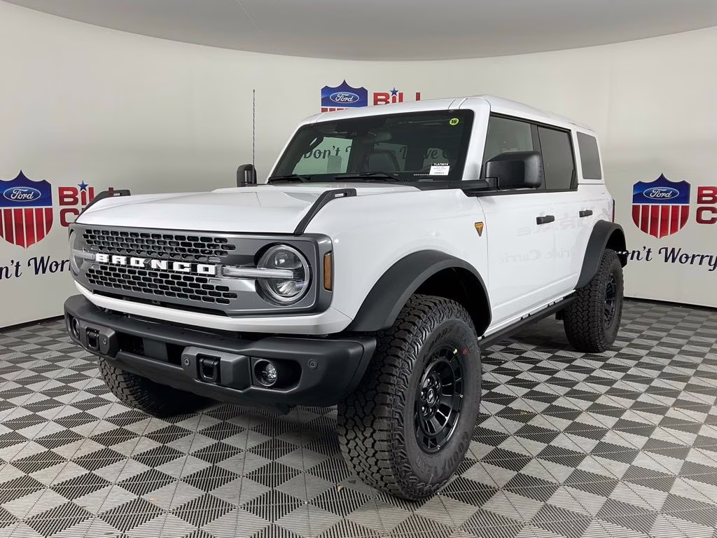 2026 Oxford White Ford Bronco Badlands 4X4 SUV
