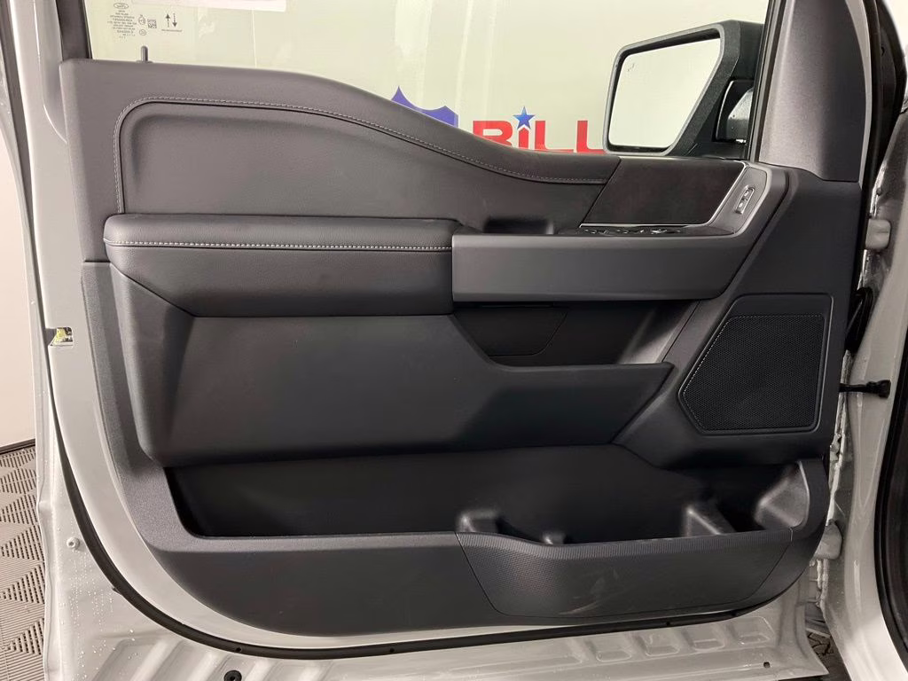 2026 Avalanche Ford F-150 XLT 4X4 Truck