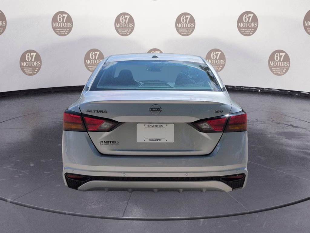2024 Brilliant Silver Metallic Nissan Altima 2.5 SV FWD Sedan