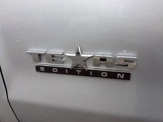 2014 Quicksilver Metallic GMC Sierra 1500 SLE 4X4 Truck