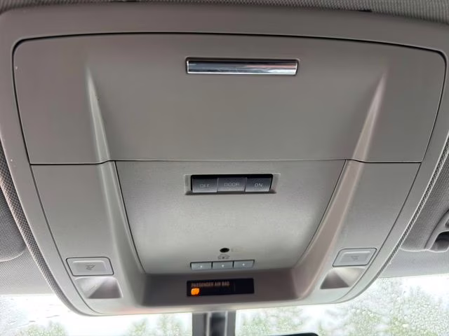 2014 Quicksilver Metallic GMC Sierra 1500 SLE 4X4 Truck