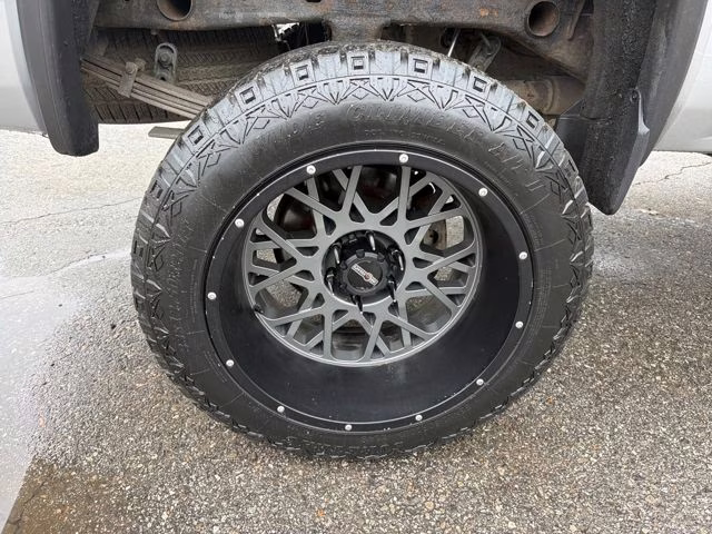 2014 Quicksilver Metallic GMC Sierra 1500 SLE 4X4 Truck