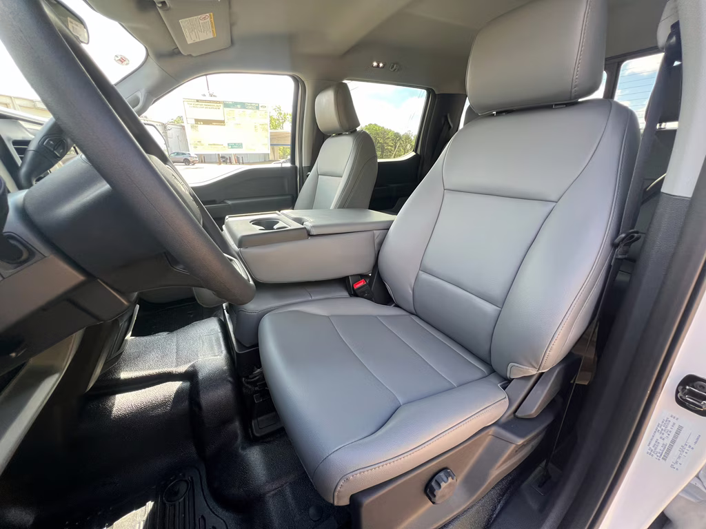 2026 Oxford White Ford Super Duty F-350 DRW XL 4X4 Truck
