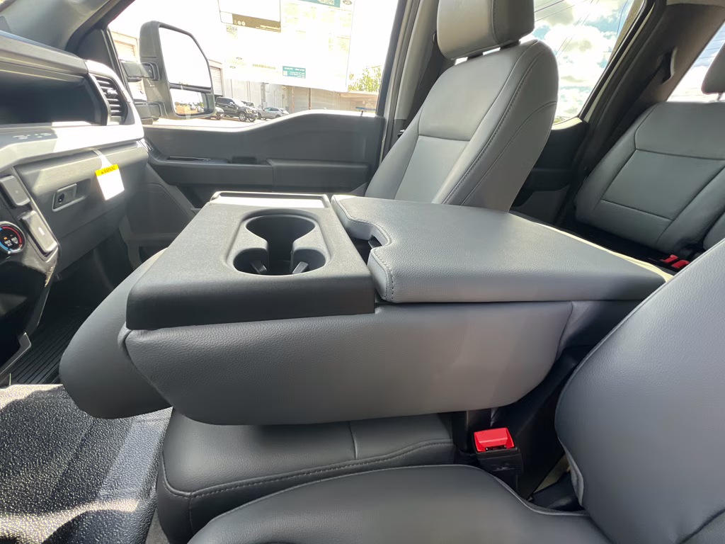 2026 Oxford White Ford Super Duty F-350 DRW XL 4X4 Truck