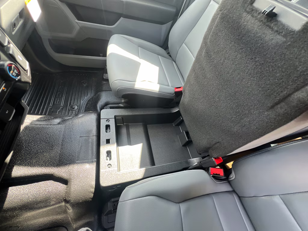 2026 Oxford White Ford Super Duty F-350 DRW XL 4X4 Truck